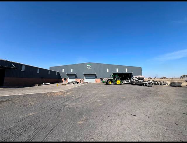 5,646M² WAREHOUSE TO LET IN KNOPJESLAAGTE